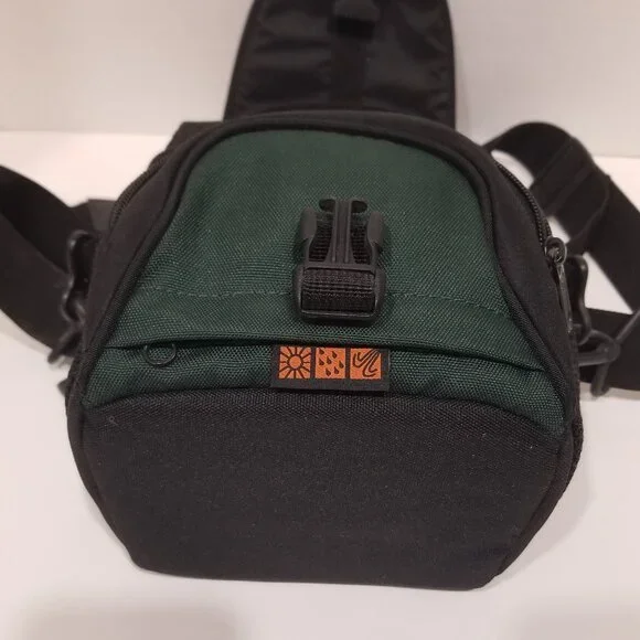 Lowepro Nova Micro AW Camera Shoulder Bag (Forest Green/Black), EUC - Picture 10 of 13